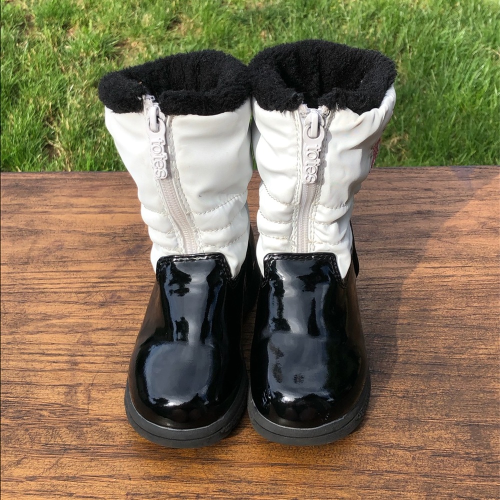 Toddler Girls White and patent Snow Boots